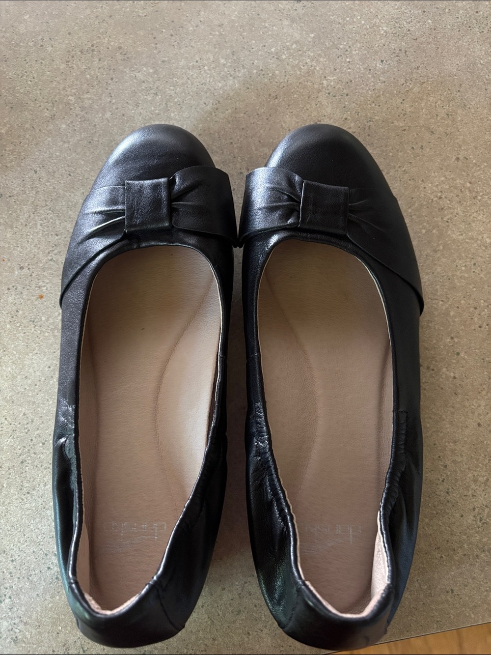 Dansko Black Leather Bow Flats for Women excellent condition size 38 see pics
